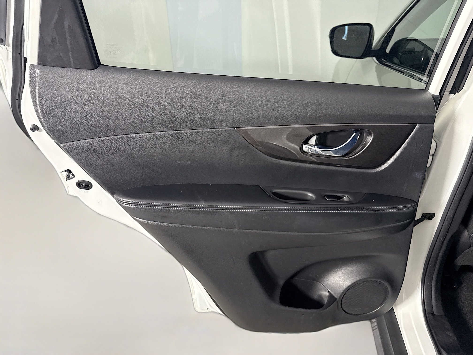 Used 2019 Nissan Rogue SV image 26