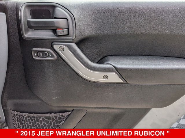Used 2015 Jeep Wrangler Unlimited Rubicon w/ Connectivity Group AWD/4WD image 29