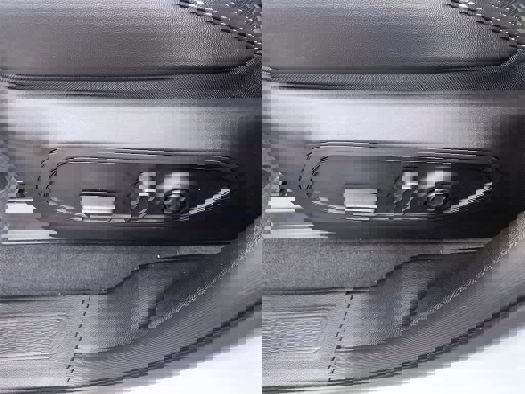 New 2025 Jeep Grand Cherokee L Limited w/ Luxury Tech Group II image 12