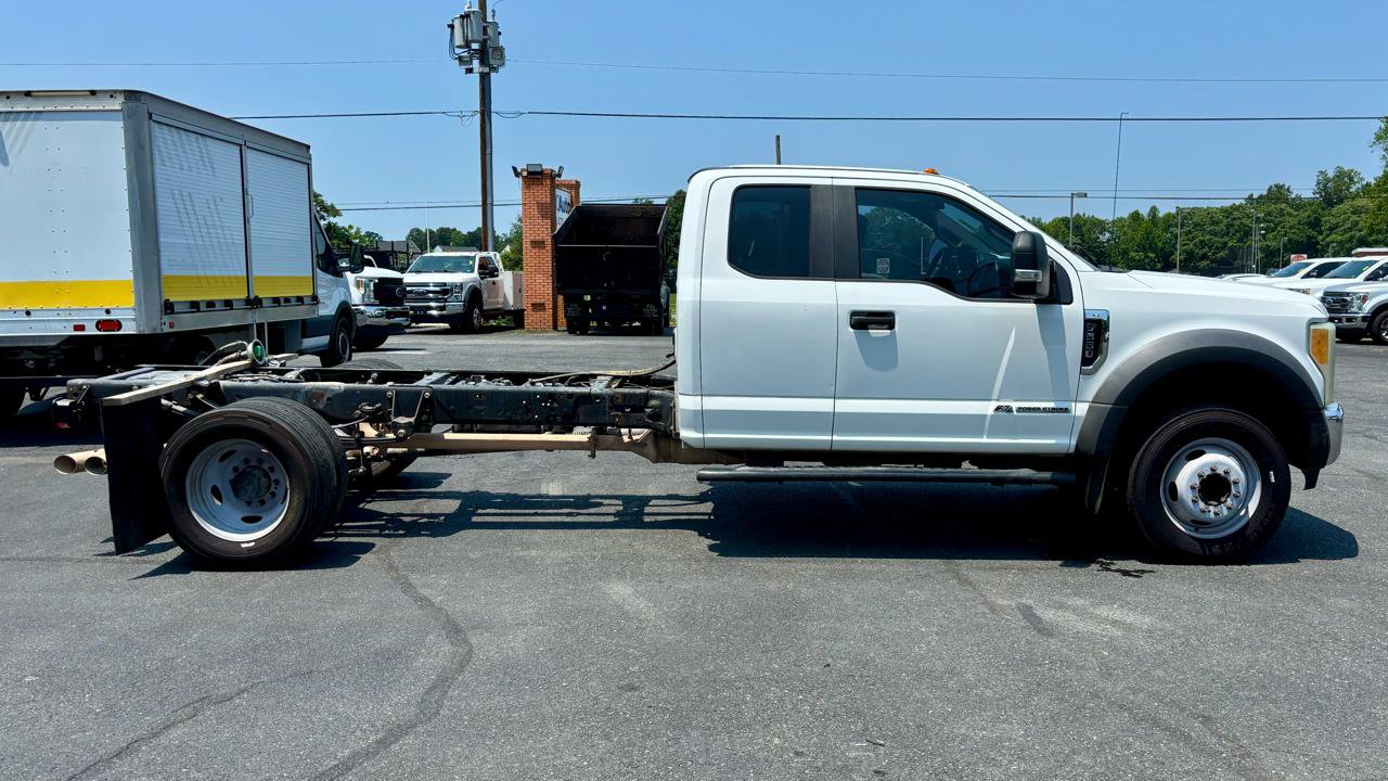Used 2017 Ford F550 2WD SuperCab Super Duty image 5