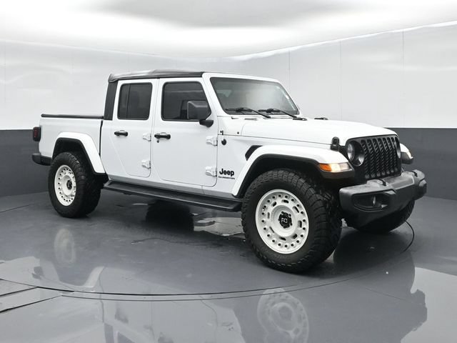 Used 2021 Jeep Gladiator Sport AWD/4WD image 2