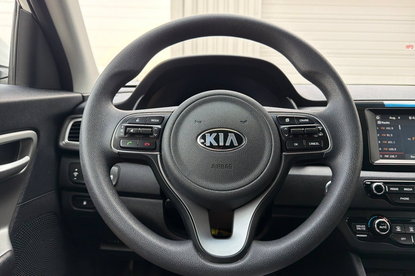 Used 2019 Kia Niro LX FWD image 22