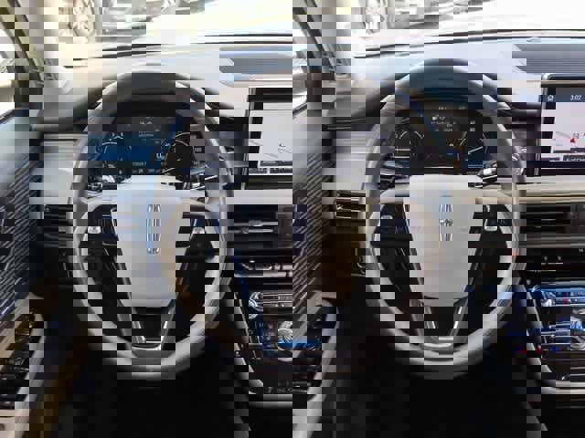 Used 2020 Lincoln Corsair AWD w/ Equipment Group 101A image 17