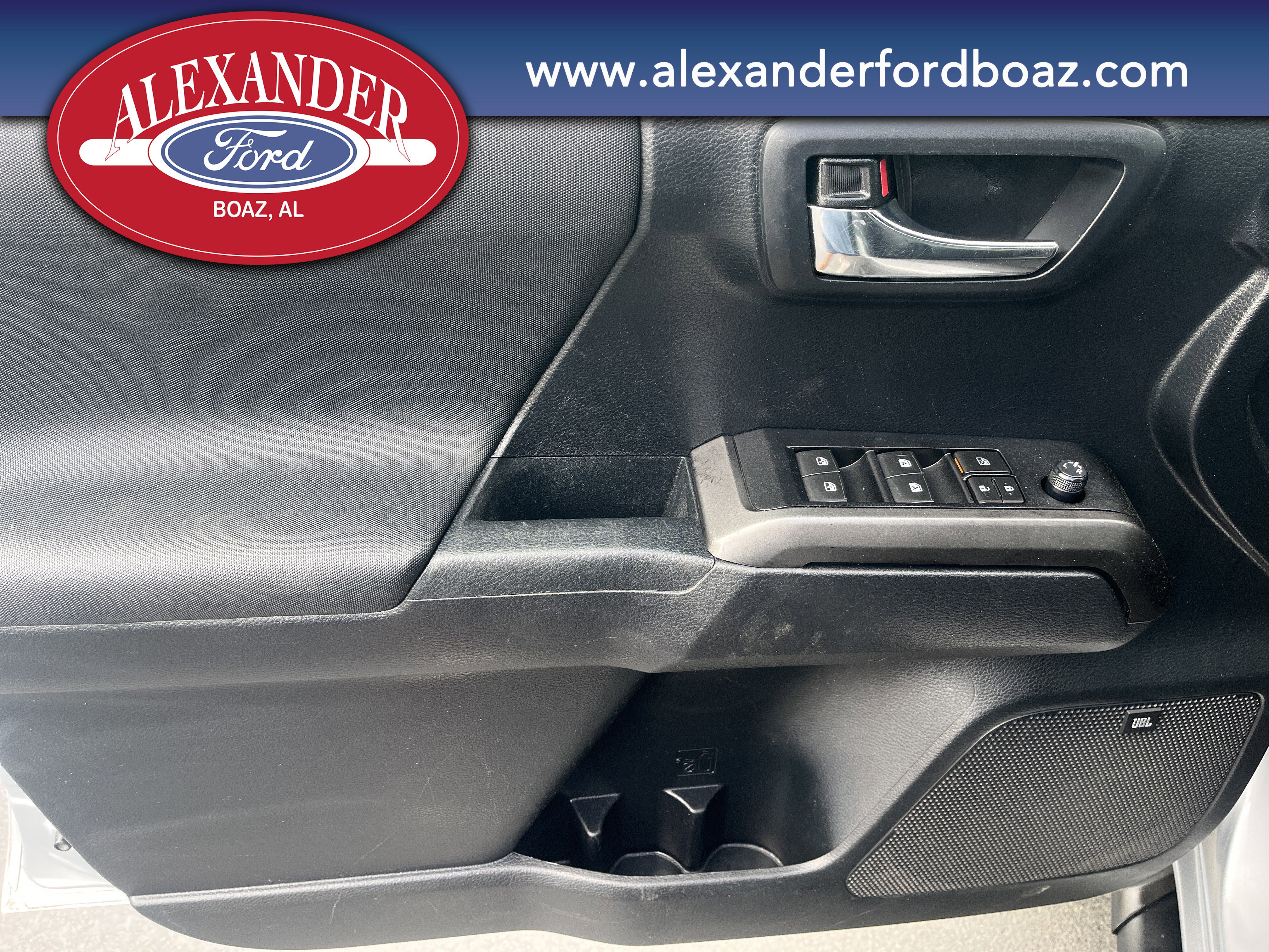 Used 2019 Toyota Tacoma TRD Sport image 12