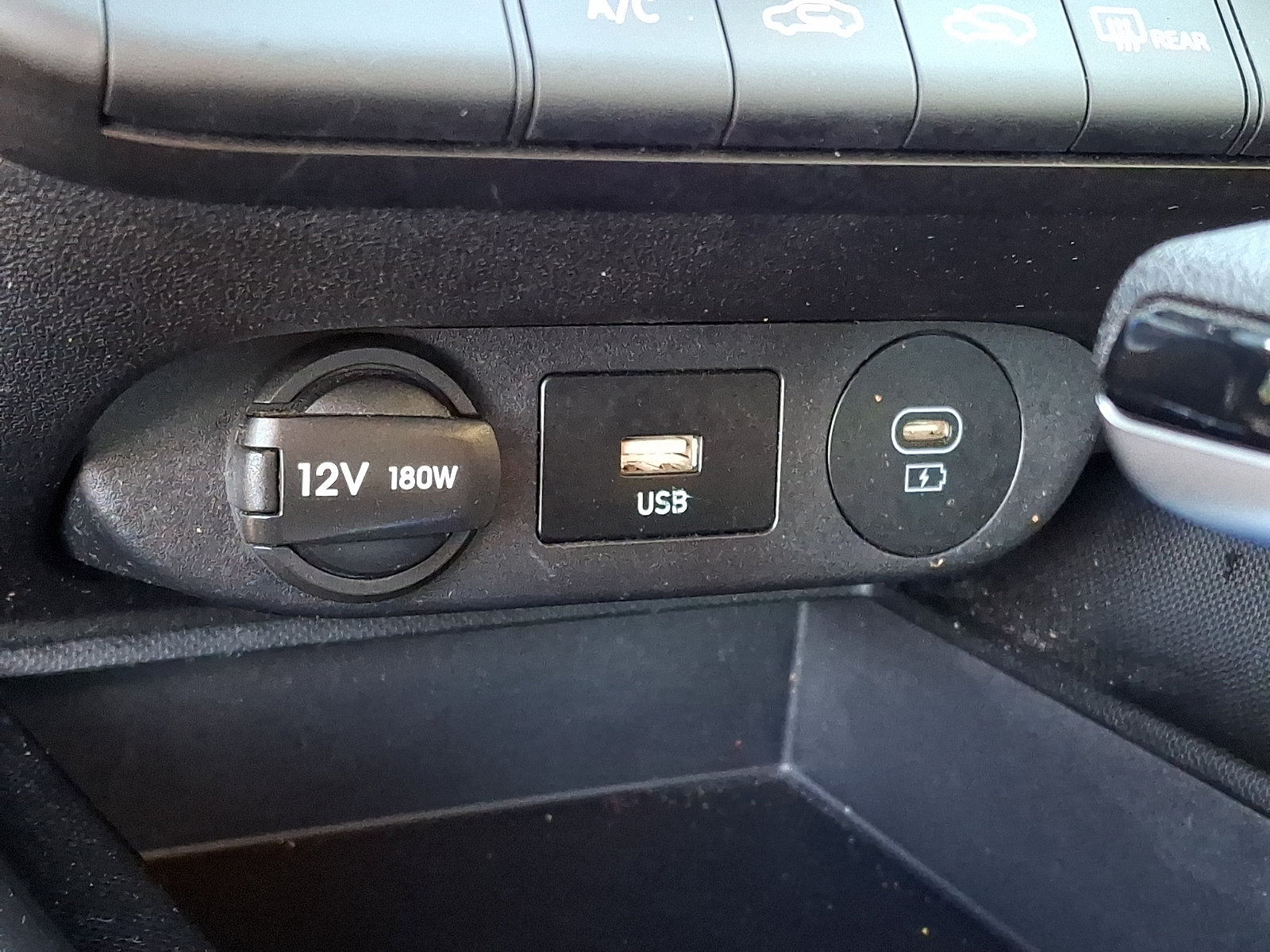 Certified 2024 Hyundai Elantra SE FWD image 26