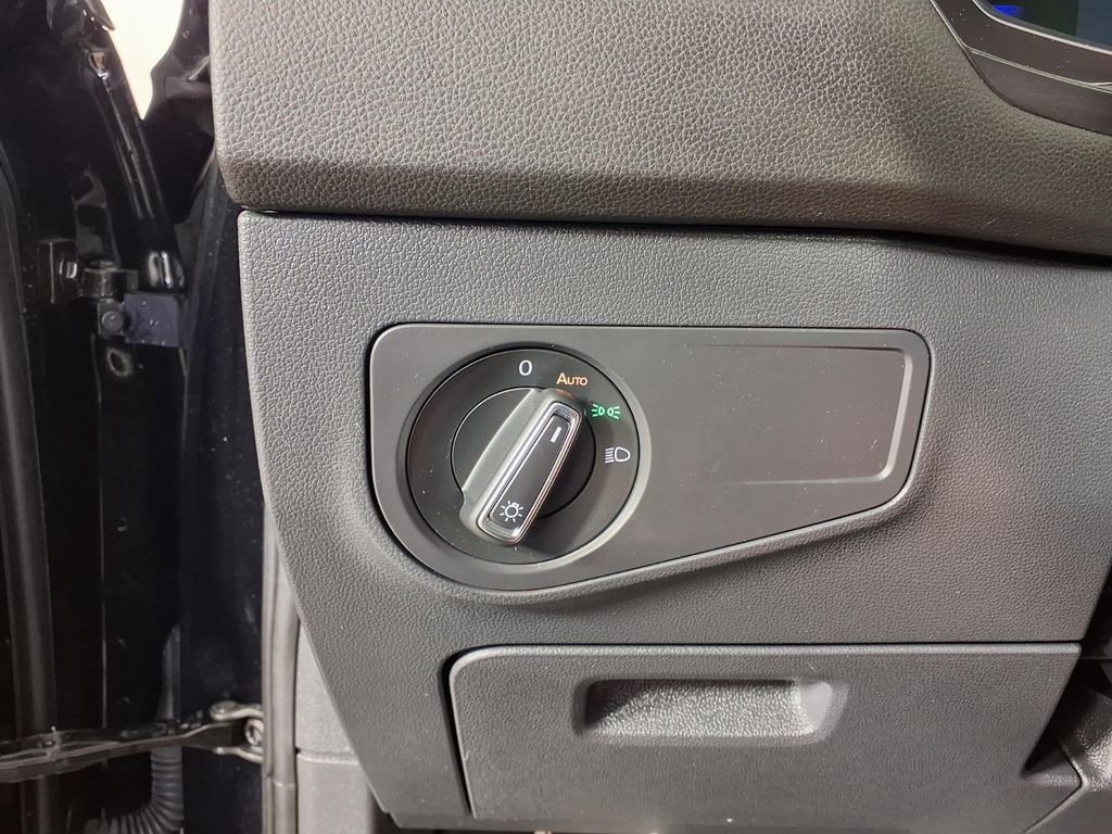 Used 2024 Volkswagen Tiguan SE R-Line image 19