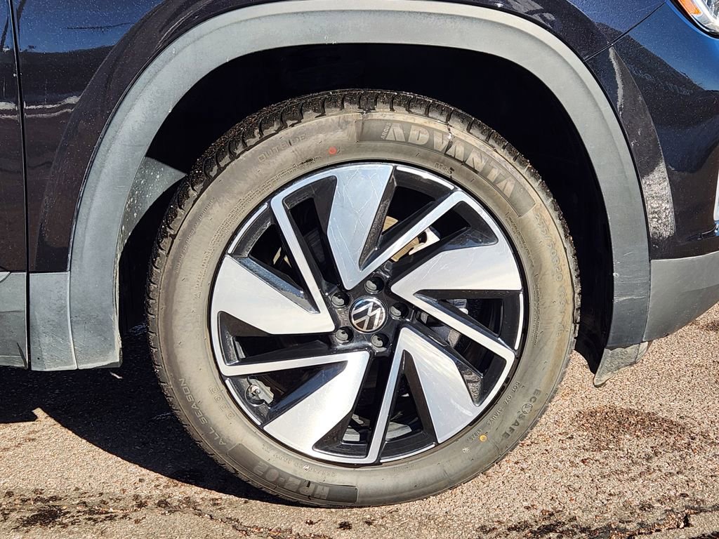 Used 2025 Volkswagen Atlas SE image 29