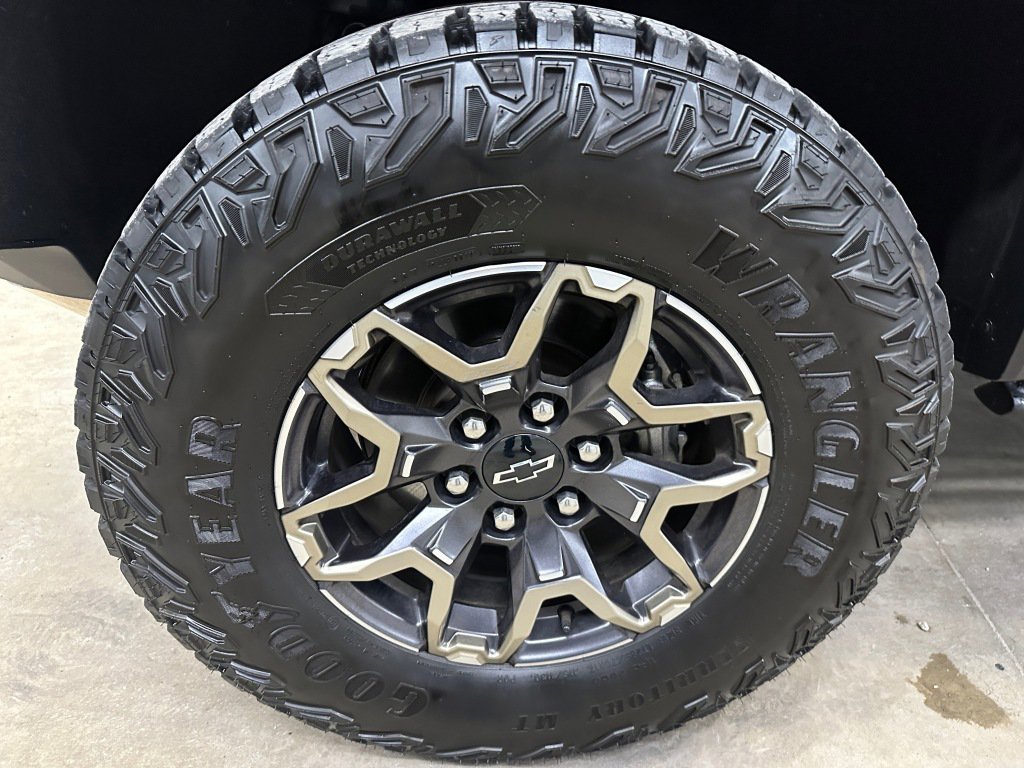 Used 2023 Chevrolet Colorado ZR2 w/ ZR2 Convenience Package III AWD/4WD image 37