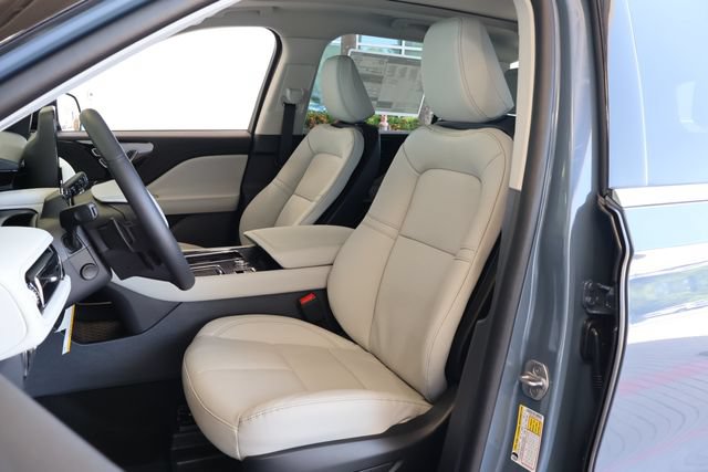 New 2026 Lincoln Aviator AWD image 13
