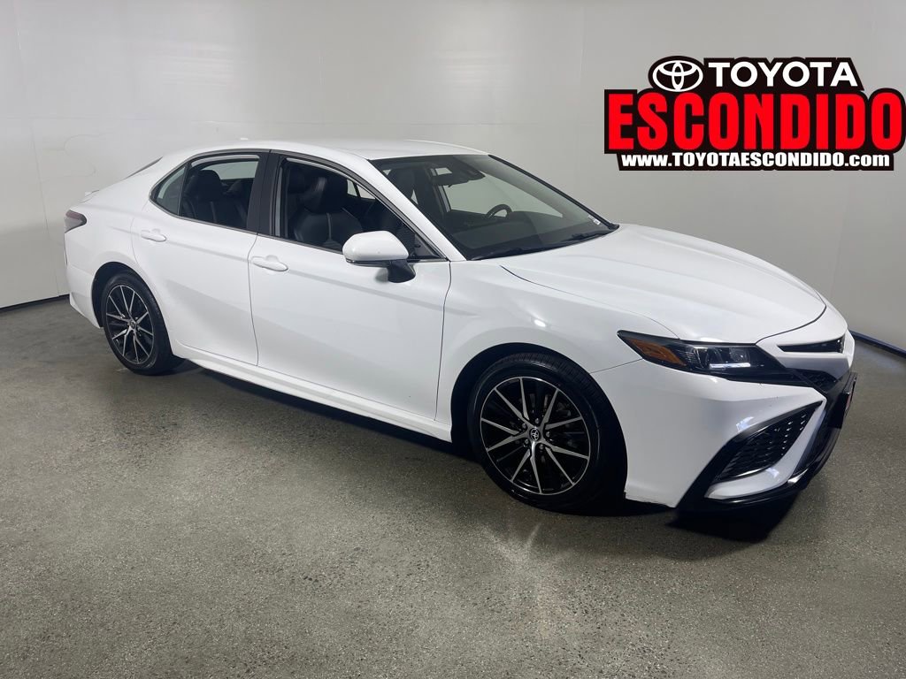 Certified 2023 Toyota Camry SE image 1