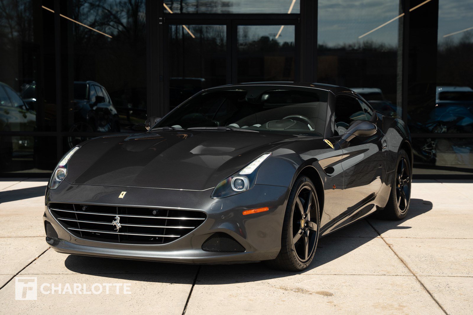 Used 2016 Ferrari California T RWD image 8