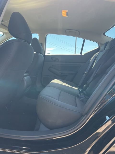 Used 2025 Nissan Altima 2.5 SV FWD image 25
