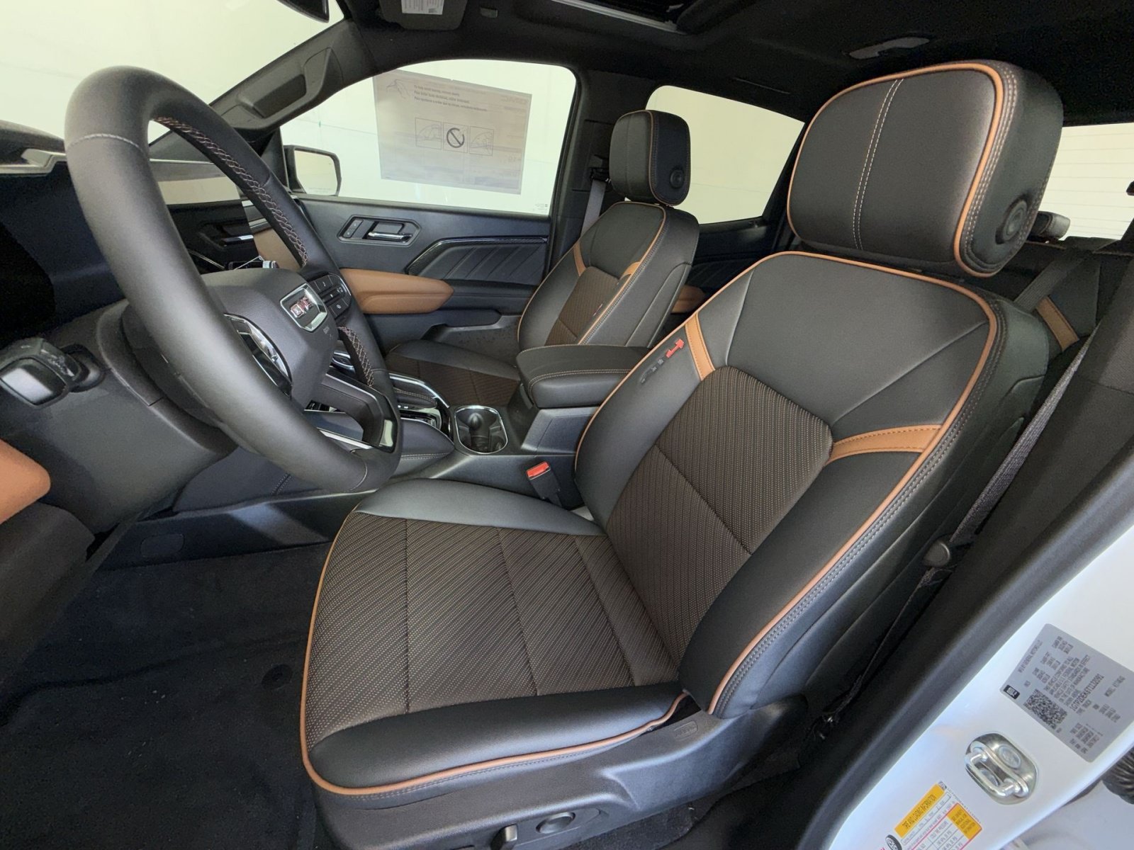 New 2026 GMC Canyon AT4 w/ Technology Plus Package AWD/4WD image 13