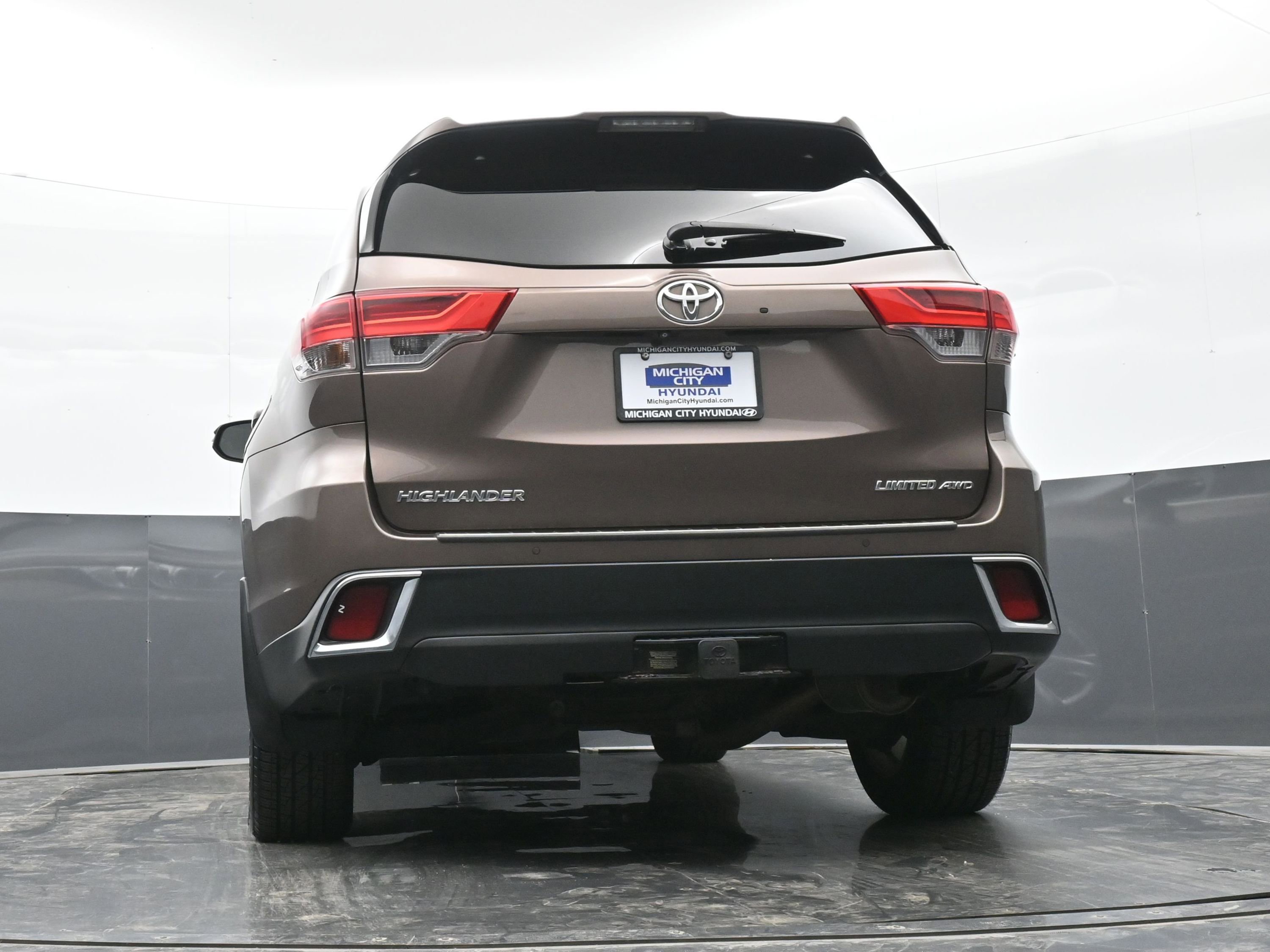 Used 2018 Toyota Highlander Limited w/ Protection Package #3 image 41