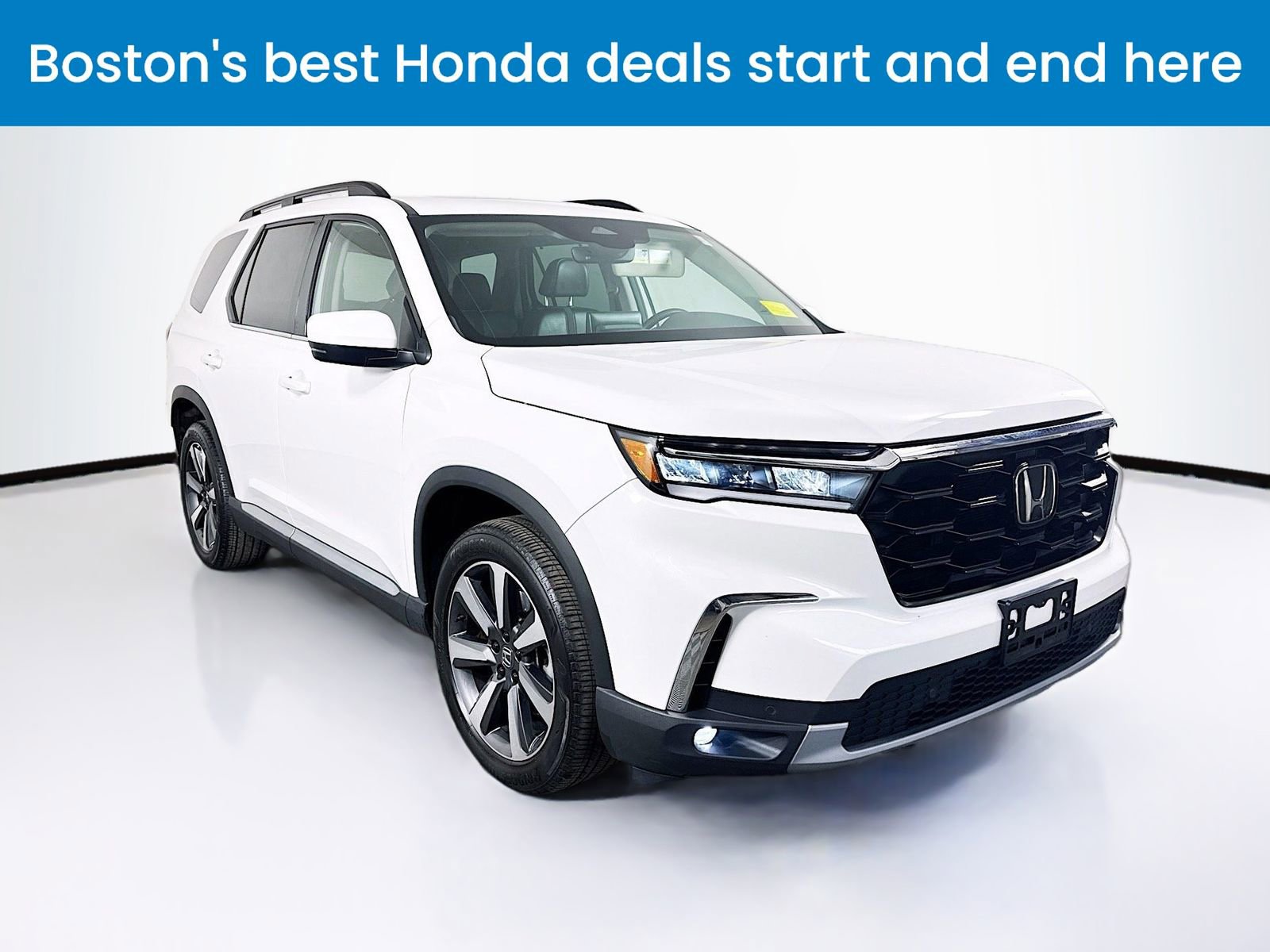 Used 2023 Honda Pilot Touring image 1