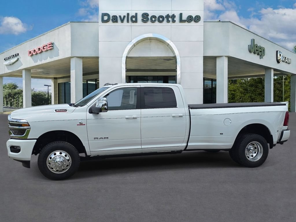 Used 2025 RAM 3500 Laramie AWD/4WD image 11