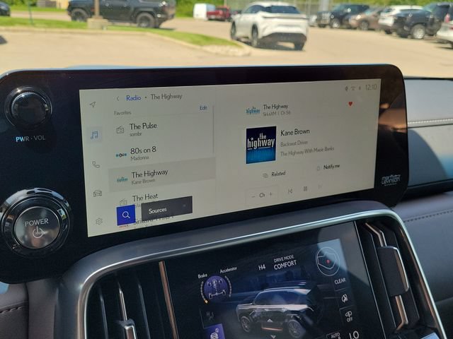 New 2026 Lexus LX 700h Luxury AWD/4WD image 25