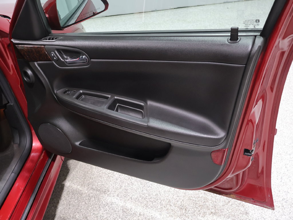 Used 2013 Chevrolet Impala LT w/ LT Sunroof Package FWD image 27