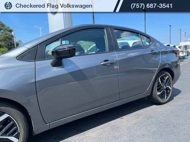 Used 2024 Nissan Versa SR FWD image 3