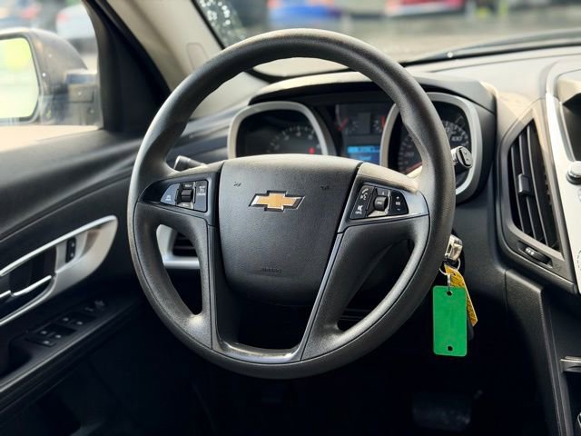 Used 2017 Chevrolet Equinox LS FWD image 20