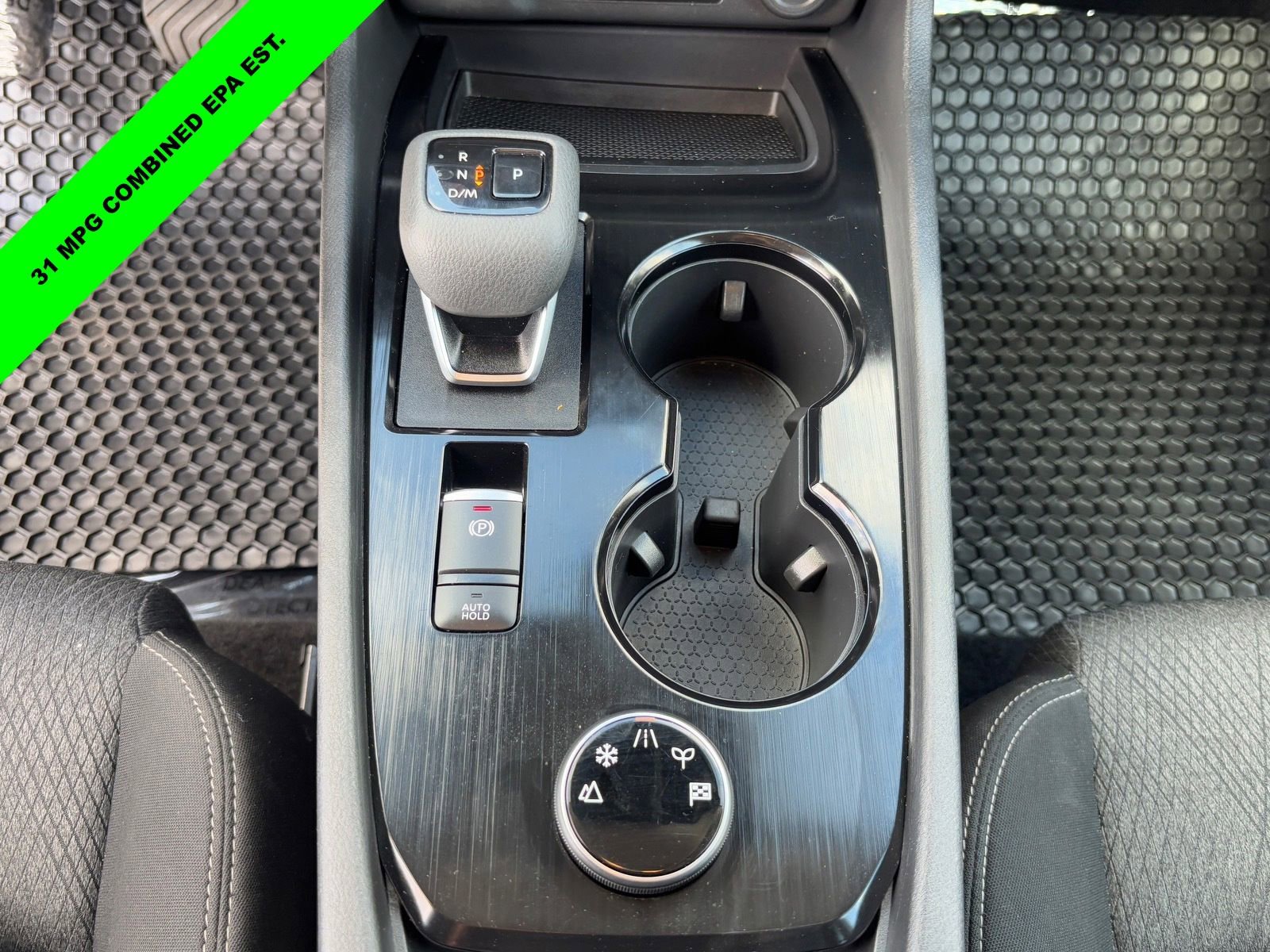Certified 2025 Nissan Rogue SV image 28