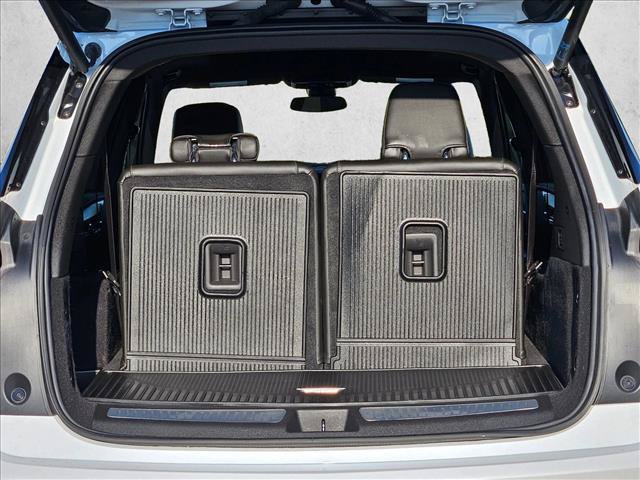 Used 2024 Cadillac XT6 Luxury w/ LPO, Floor Liner Package AWD/4WD image 6