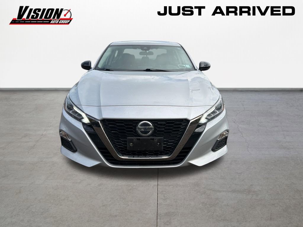 Used 2021 Nissan Altima 2.5 SR w/ SR Premium Package FWD video 2