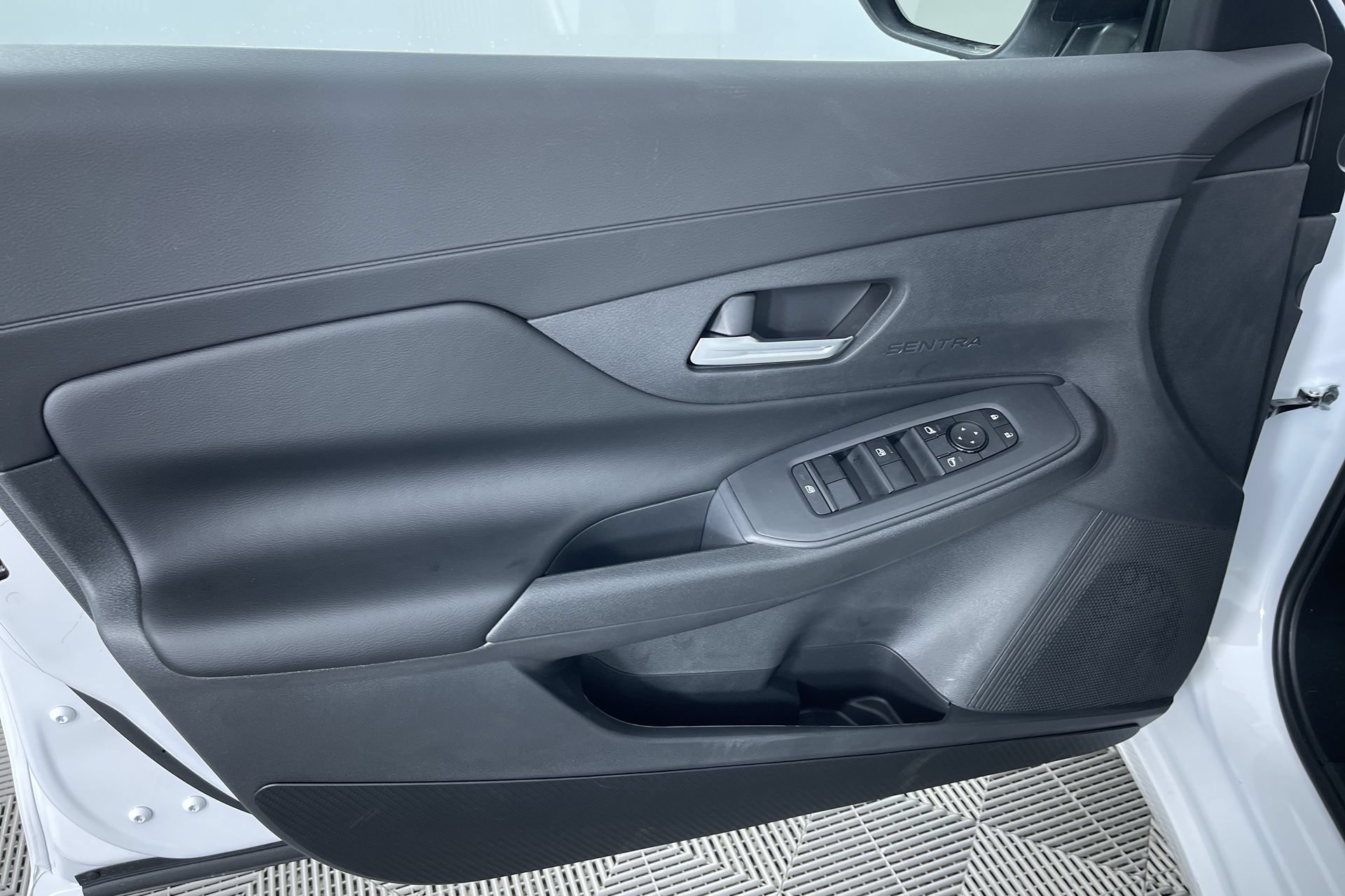 New 2027 Nissan Sentra SV w/ SV Convenience Package FWD image 14