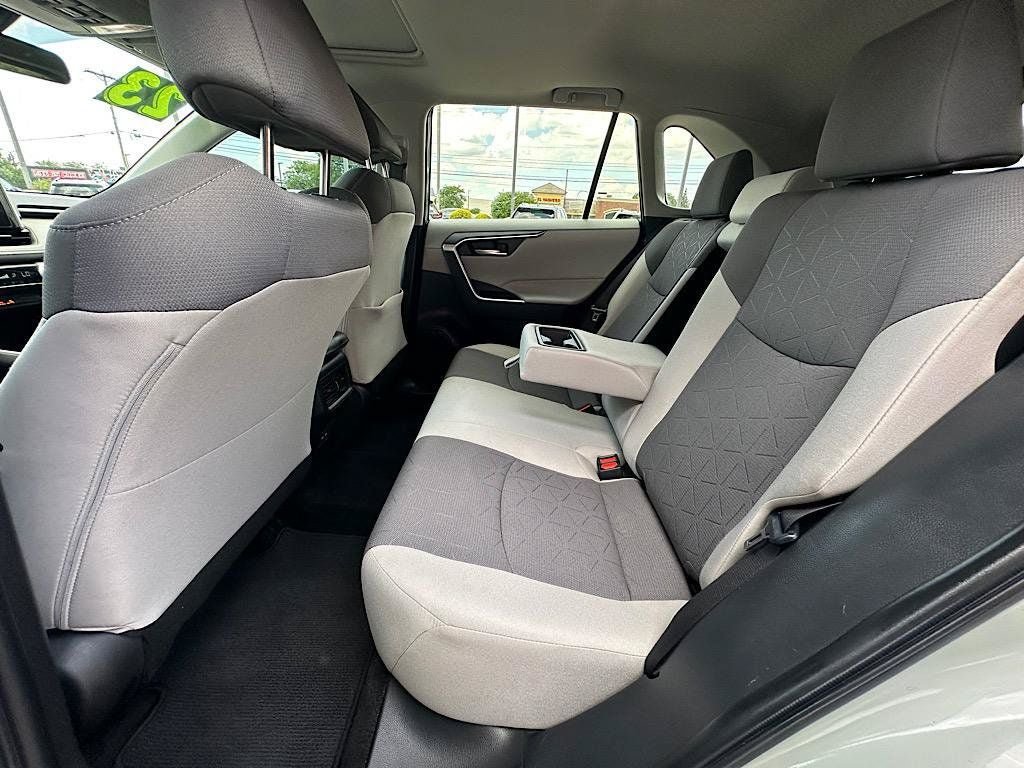 Certified 2023 Toyota RAV4 XLE w/ Convenience Package FWD image 16