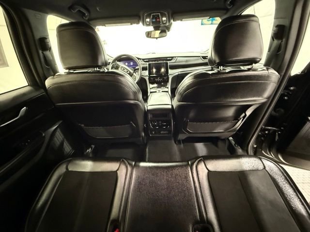 Used 2023 Jeep Grand Cherokee Altitude image 28