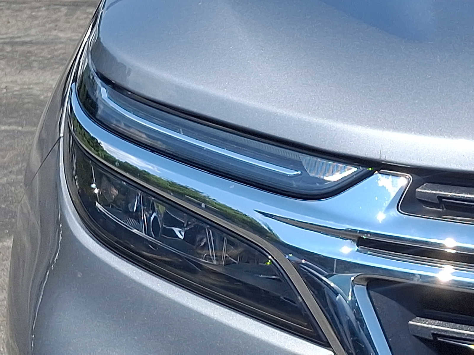 Used 2024 Chevrolet Equinox LT w/ LPO, Floor Liner Package image 9