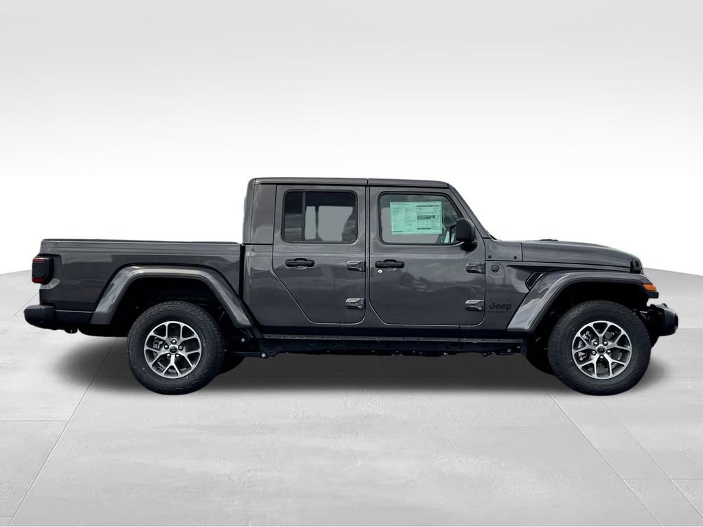 New 2026 Jeep Gladiator Sport AWD/4WD image 8