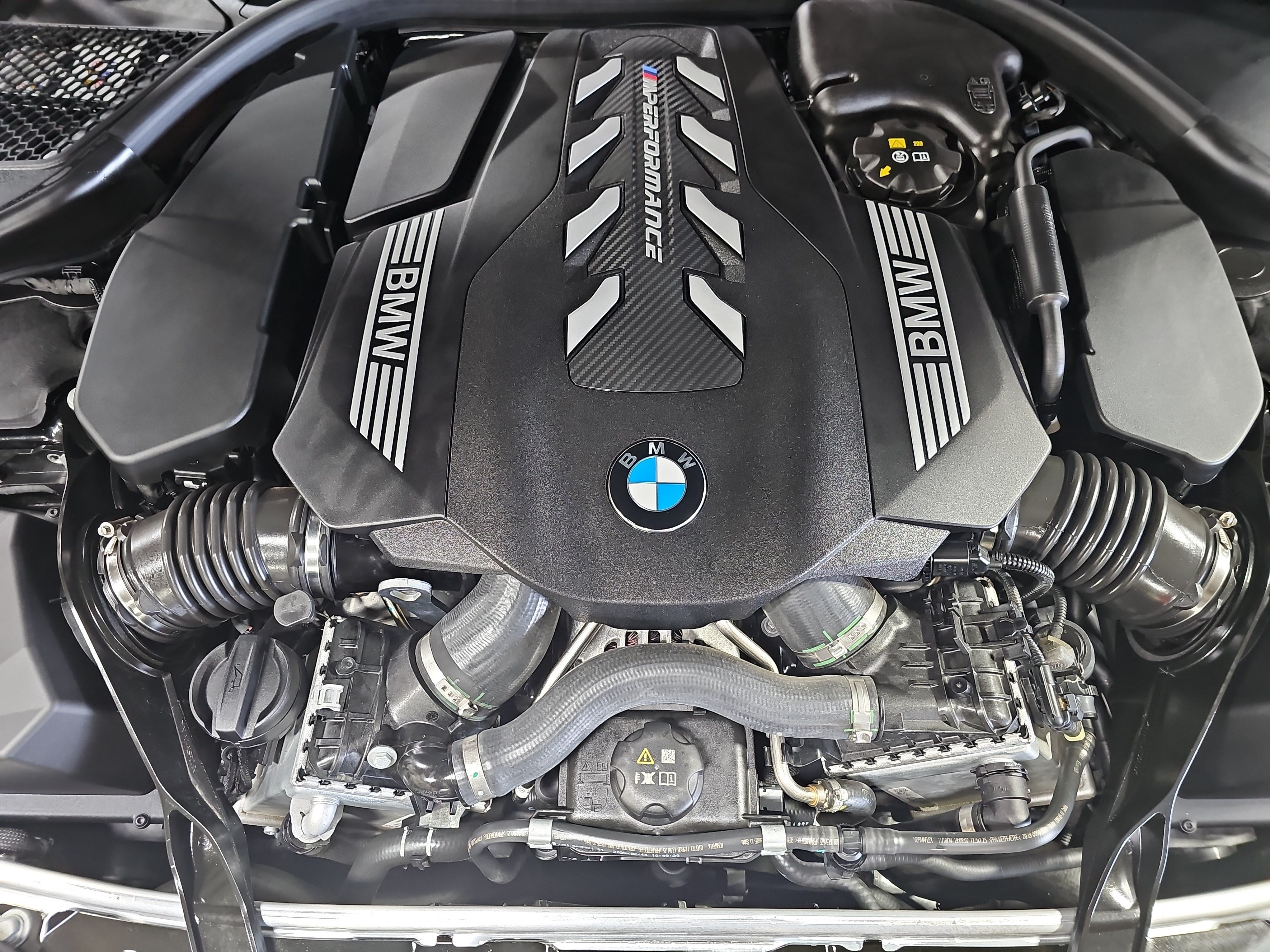 Certified 2026 BMW M850i xDrive w/ M Carbon Exterior Package AWD/4WD image 28