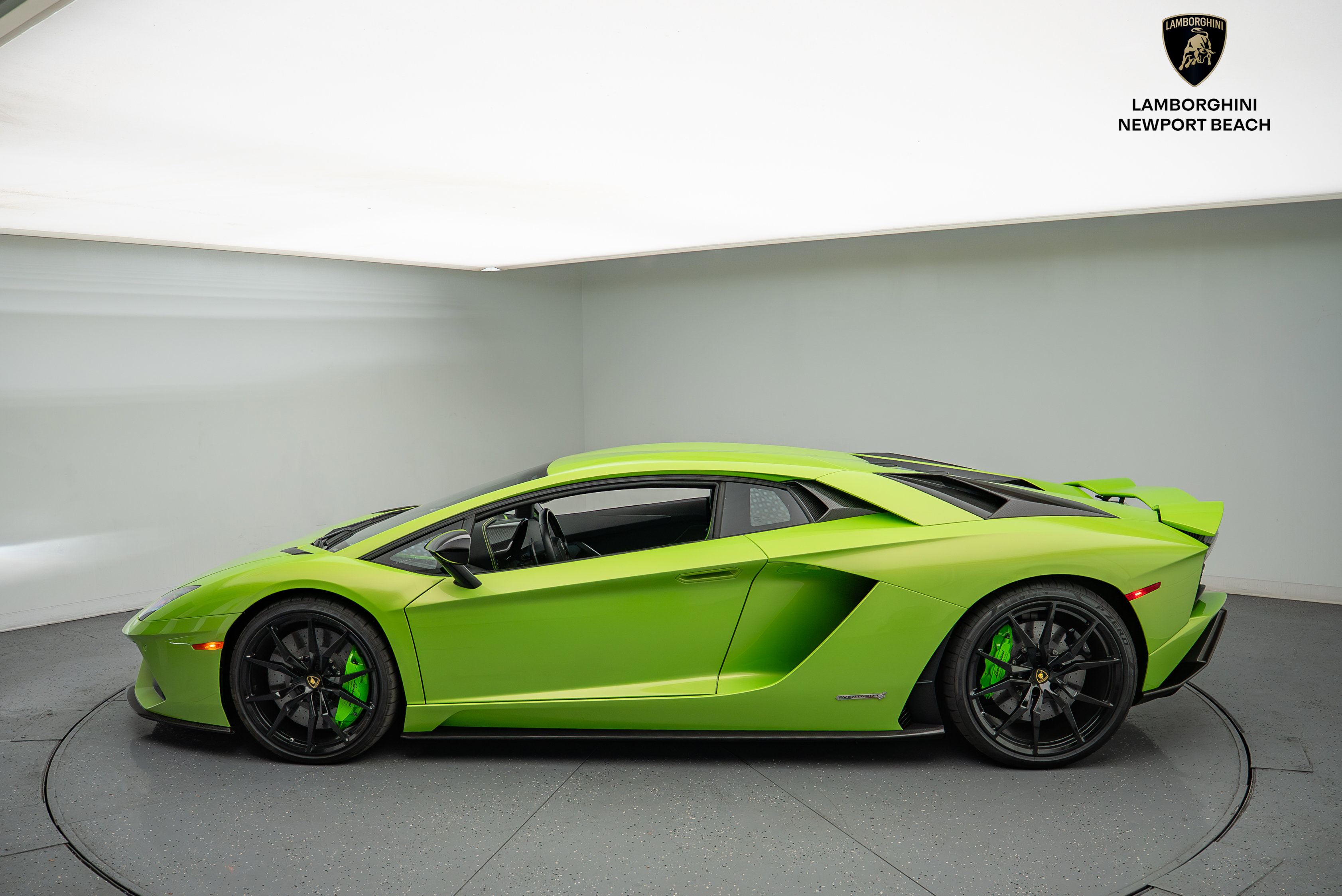 Used 2018 Lamborghini Aventador S image 15