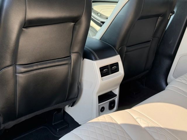 Used 2024 Ford Edge Titanium image 27