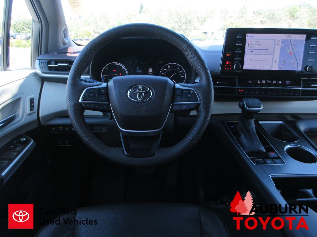 Certified 2023 Toyota Sienna Platinum image 31