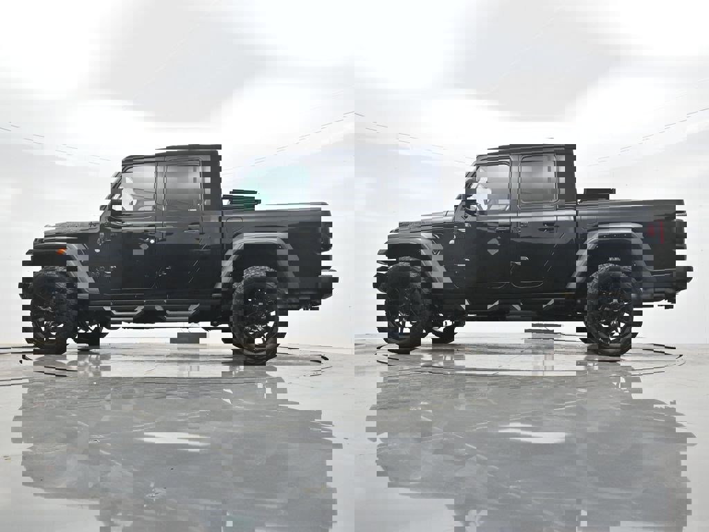 Used 2023 Jeep Gladiator Sport AWD/4WD image 31