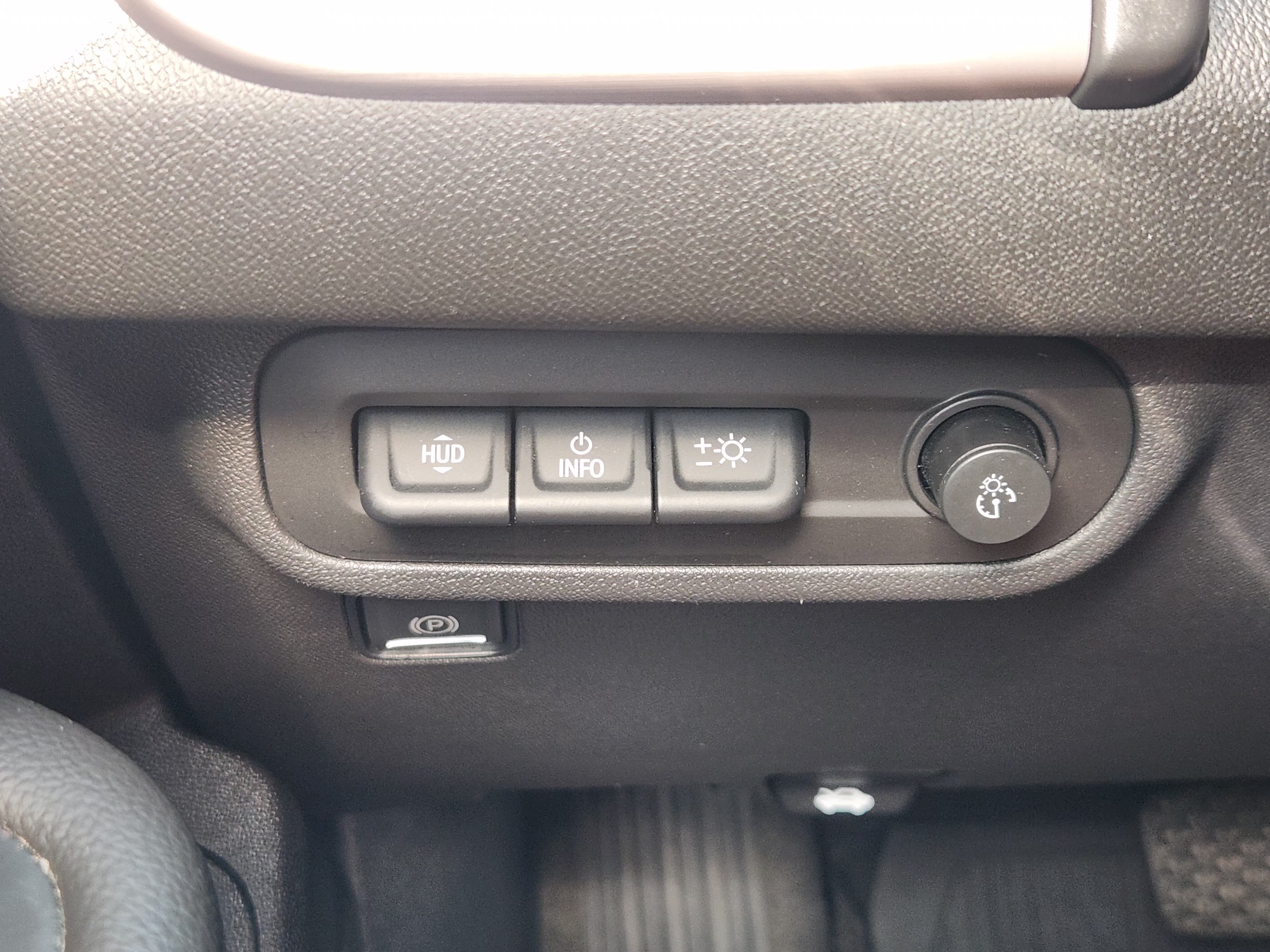 Used 2023 GMC Terrain AT4 w/ Tech Package AWD/4WD image 24