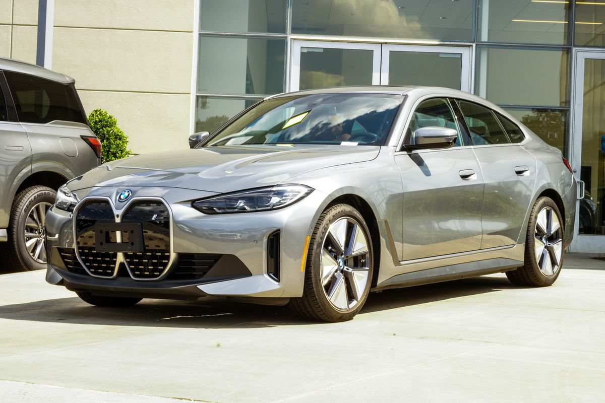Used 2024 BMW i4 eDrive40 w/ Premium Package RWD image 8