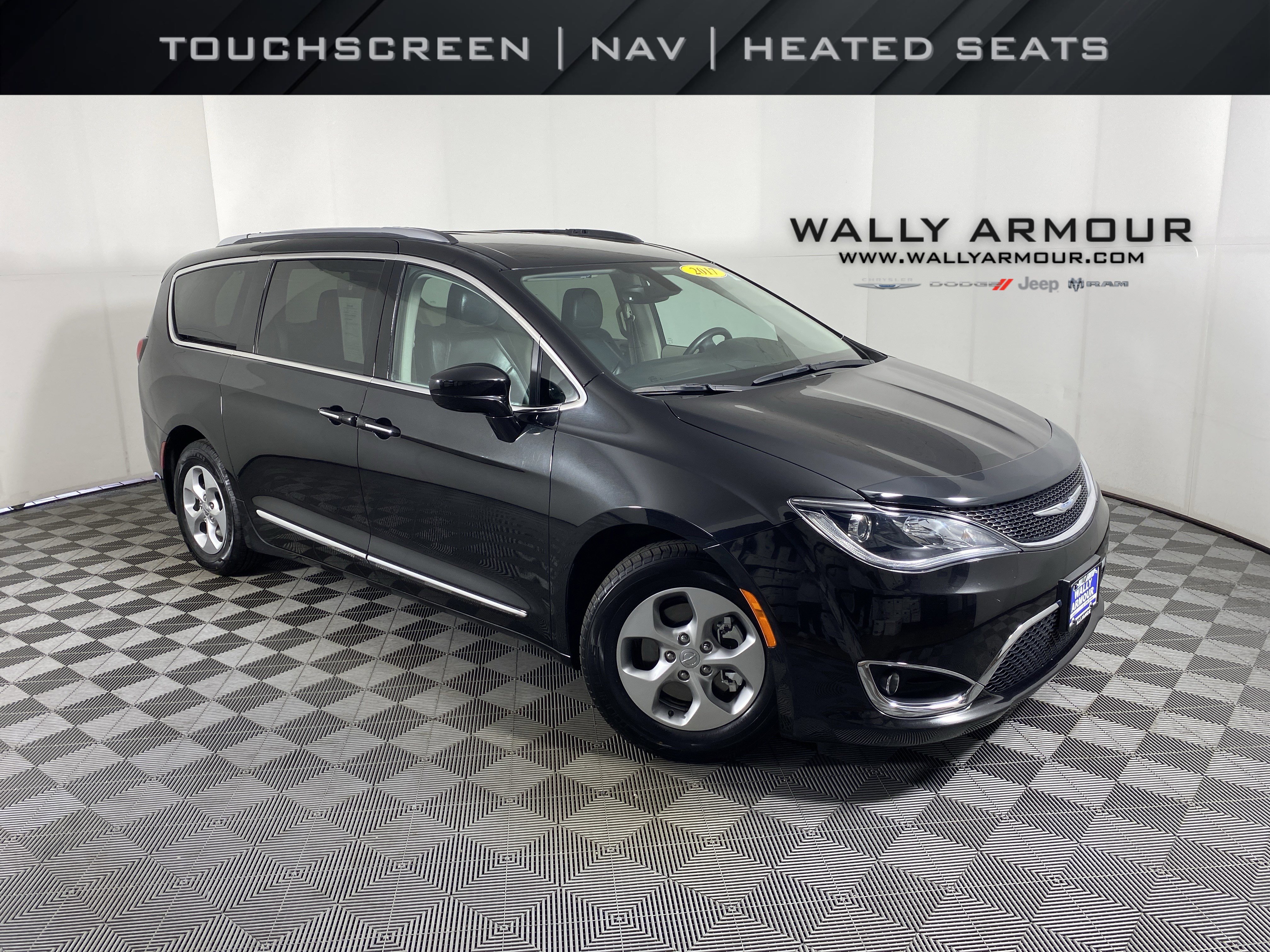 Used 2017 Chrysler Pacifica Touring-L Plus image 1