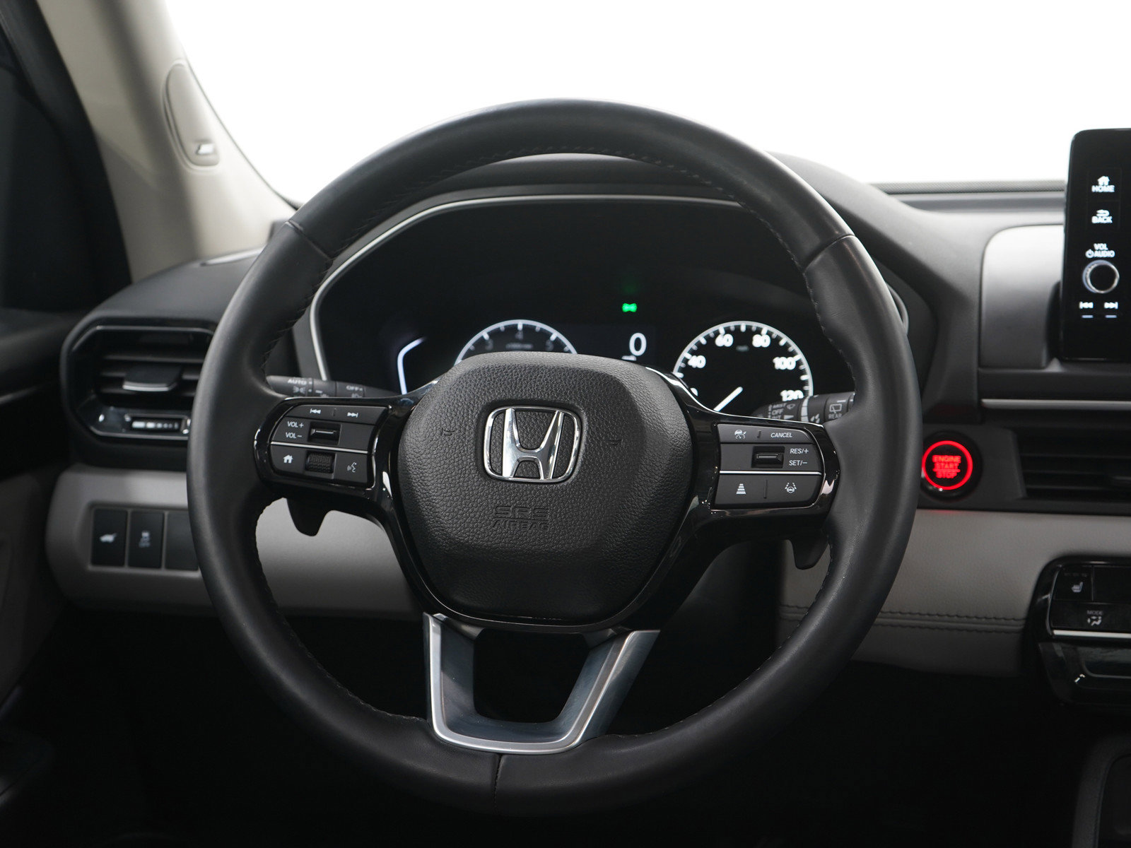 Used 2024 Honda Pilot Touring image 18
