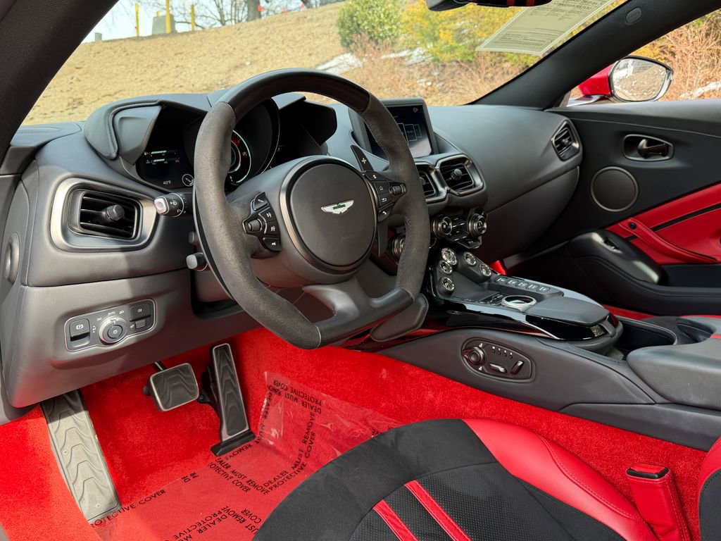 Used 2023 Aston Martin V8 Vantage Coupe image 3