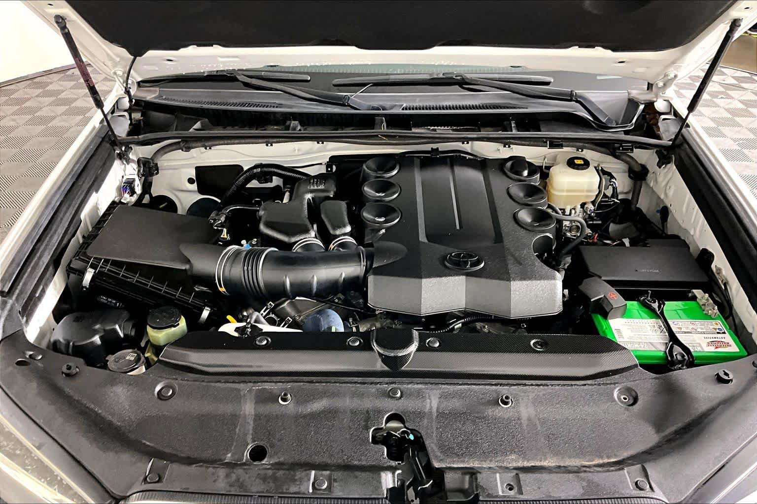 Used 2018 Toyota 4Runner TRD Off-Road Premium AWD/4WD image 31