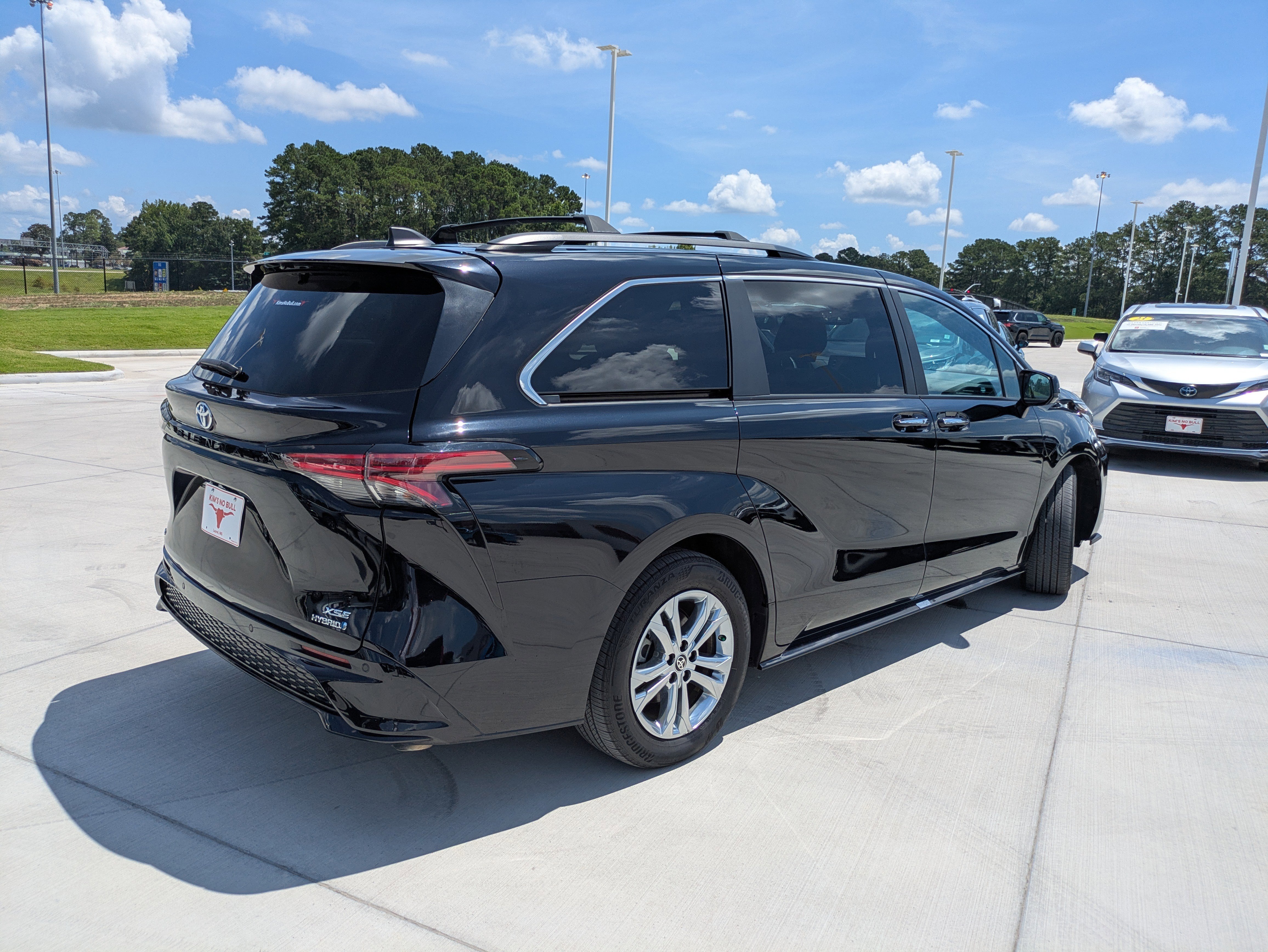 Certified 2023 Toyota Sienna XSE w/ XSE Plus Package image 7