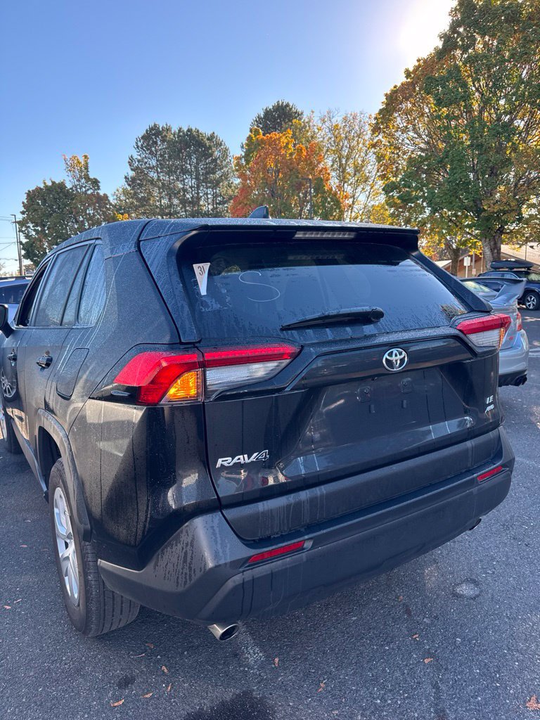 Used 2025 Toyota RAV4 LE AWD/4WD image 3