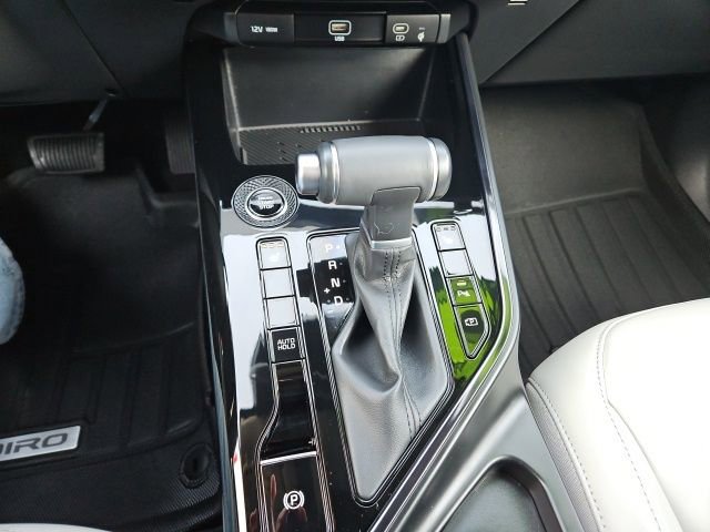 Used 2025 Kia Niro EX image 17