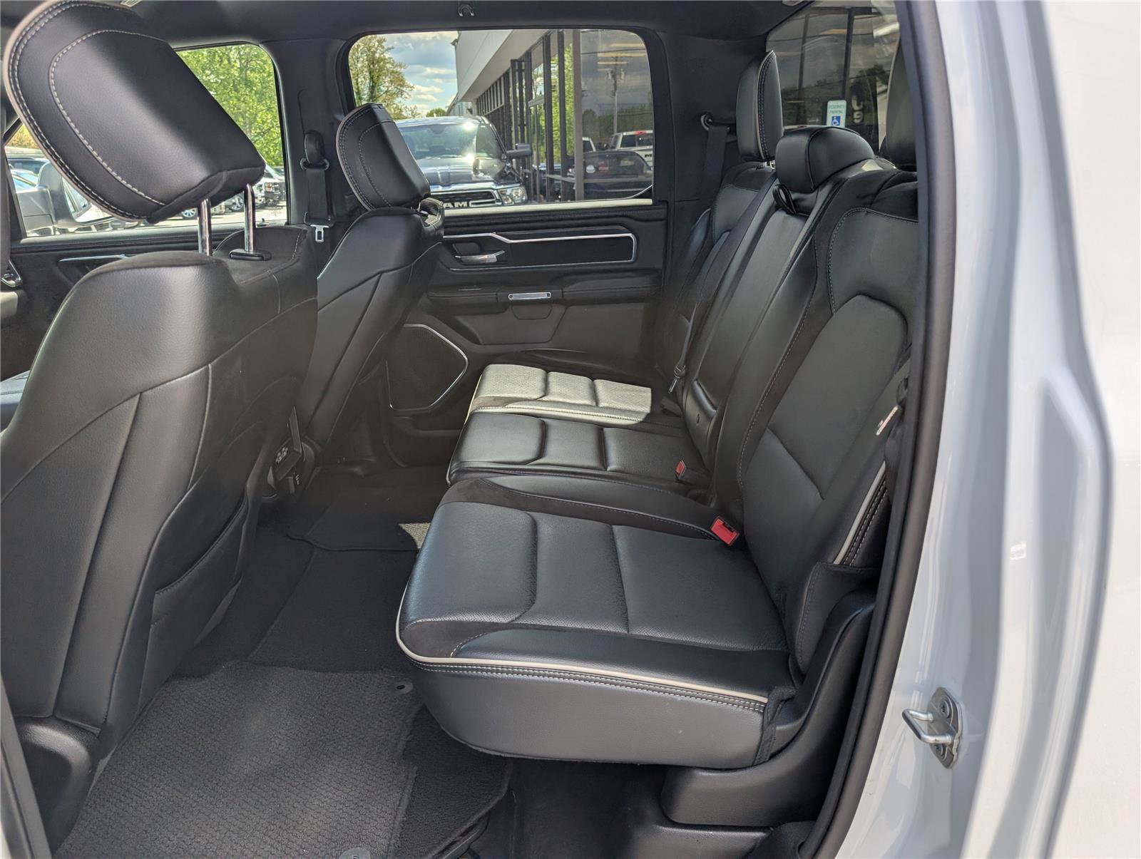 Used 2024 RAM 1500 Laramie AWD/4WD image 13