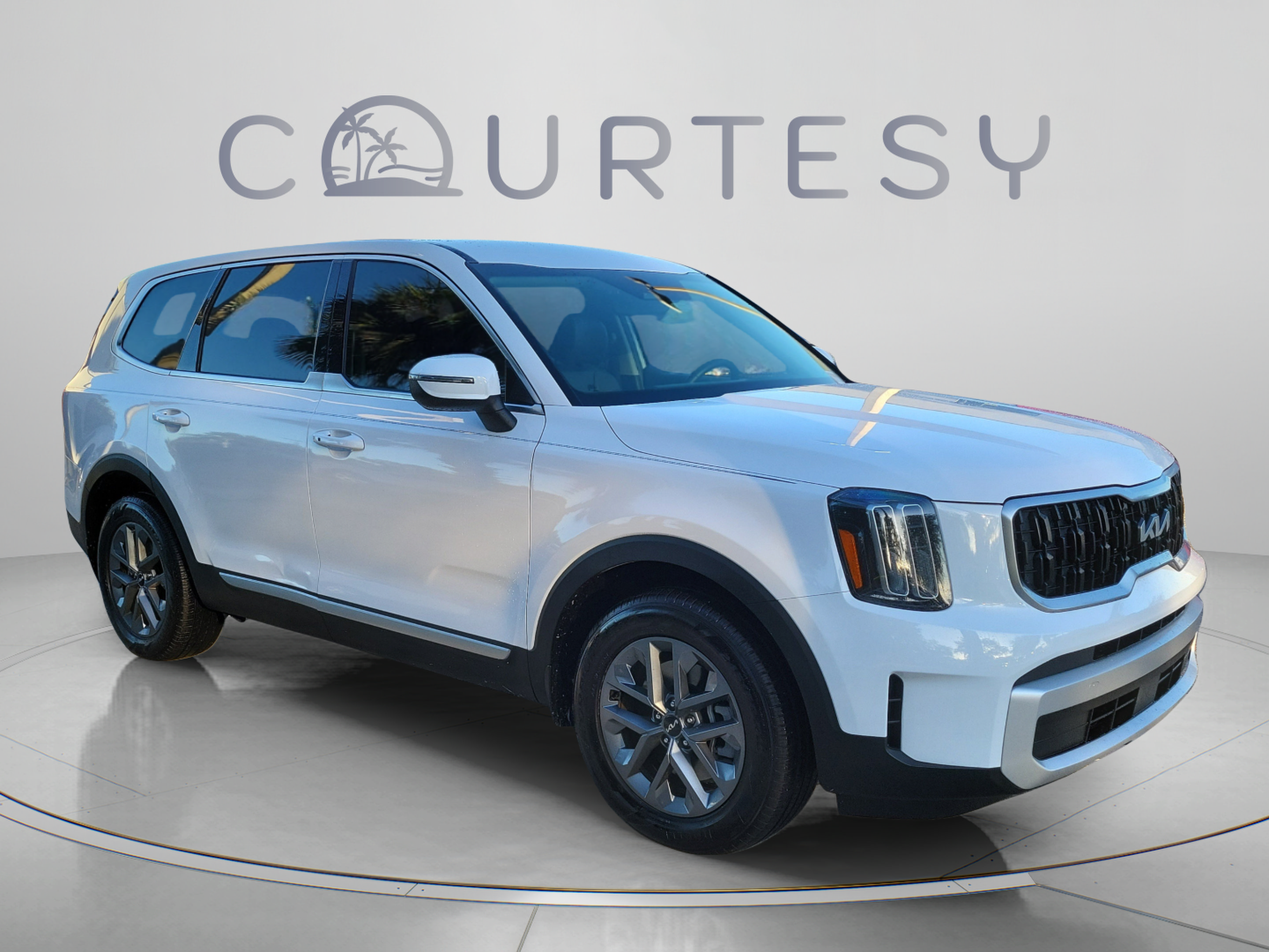Certified 2025 Kia Telluride LX FWD image 5