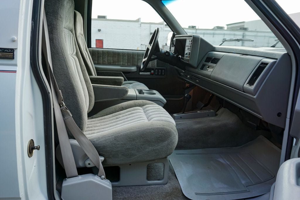 Used 1992 Chevrolet Silverado 1500 4x4 Regular Cab image 25