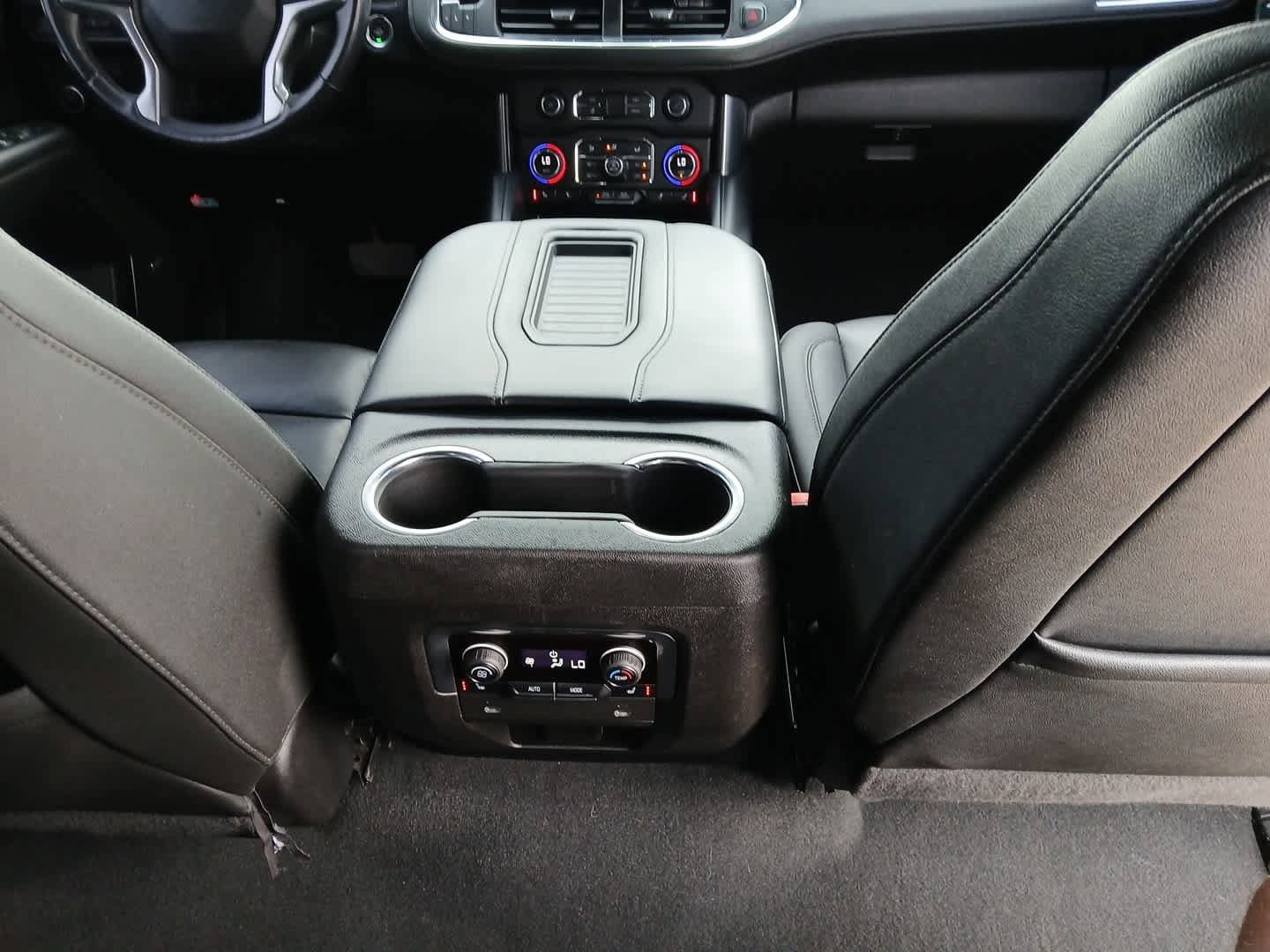 Used 2022 Chevrolet Suburban LT w/ Luxury Package RWD image 88